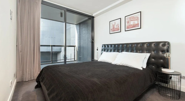 SH147 Sleek Split Level 2BR Surry Hills