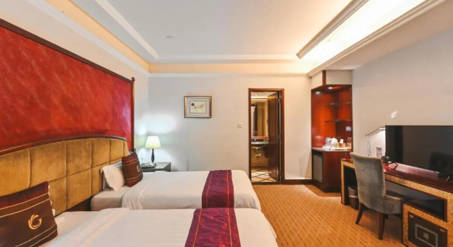 Двухместный номер Standard с красивым видом из окна Royal Plaza Hotel