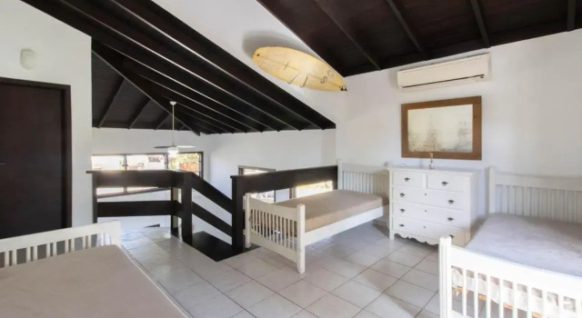 Linda Casa! Acesso privado praia Guaratuba(50mts)