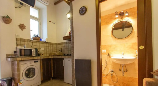 Студия Underground Rome's Room