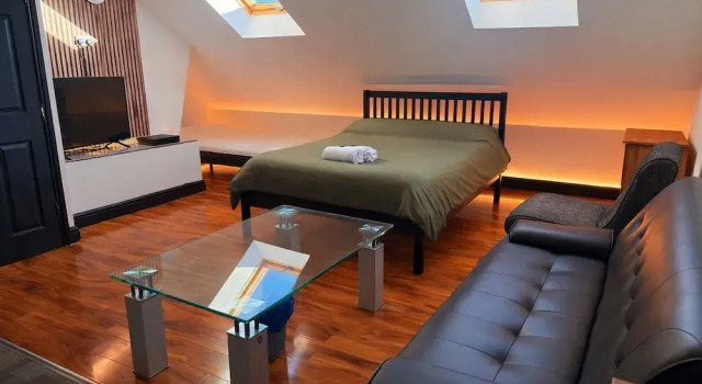 Tarleton house, Забронировать Гостевой дом Сток-он-Трент Стаффордшир, рядом с Театр Regent