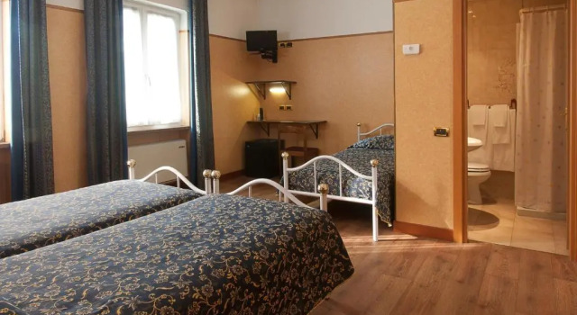 Трёхместный номер Standard Hotel Mary