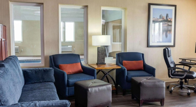 Comfort Inn Kearney - Liberty, Buchen Sie Hotel 3-Sterne-Hotels in Kearney, 3*