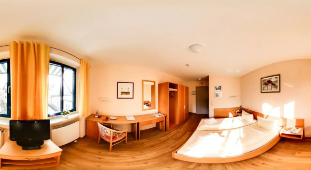 Stadthotel Deggendorf, Забронировать Отель Деггендорф Bavarian Forest, рядом с St. Johannes