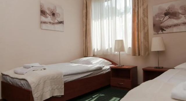 Willa Pory Roku, Boek Hotel Łódź Lodz