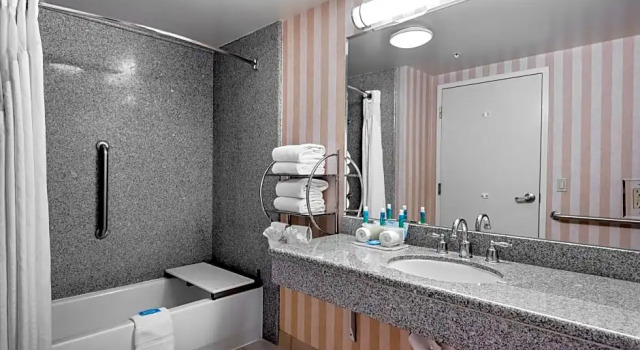 Двухместный люкс c 1 комнатой Holiday Inn Express & Suites Lathrop by IHG