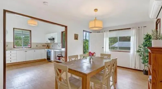 Divine Cottage, Забронировать Дом для отпуска Бангало Byron Bay Hinterland, рядом с Исторический музей и чайные комнаты Бангалова