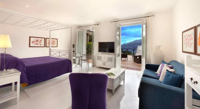 Amore Rentals - Villa Bianca, Забронировать Вилла Отели Сорренто 4 звезды, рядом с Piazza Sant'Antonino, 4*