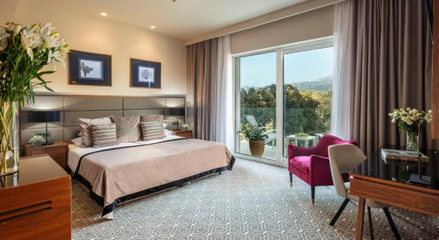 Трёхместный номер Luxury Royal Ariston Hotel