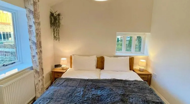 Charming 2-bed Lodge in Dorchester, Забронировать Отель Отели Мейден Ньютона с парковкой, Парковка