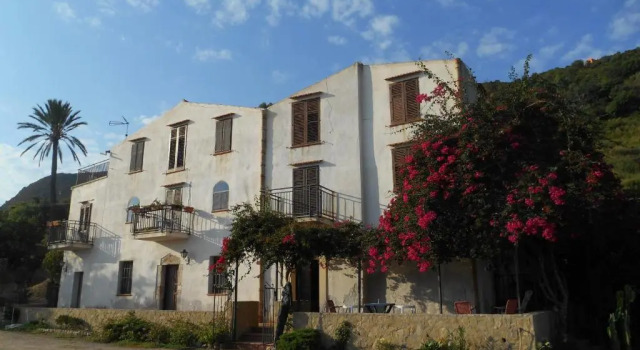 Апартаменты Мансарда с 2 комнатами с видом на море Villa Magarà