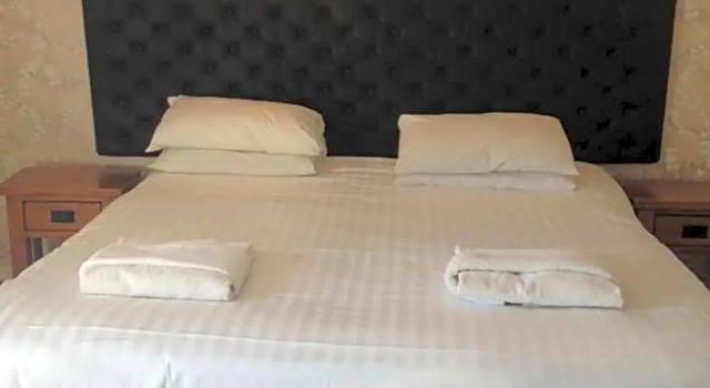 Номер Comfort The Elephant & Castle Hotel
