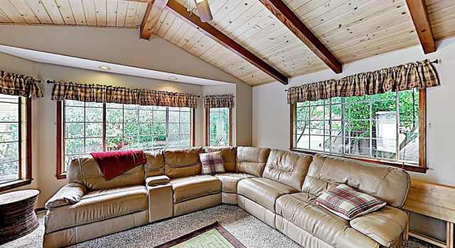 Custom W/ Hot Tub & Garage 4 Bedroom Home, Rezerwuj Dom wakacyjny Big Bear Lake Stany Zjednoczone