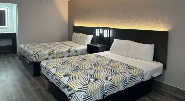 Четырёхместный номер Deluxe Motel 6 Spartanburg, SC Northwest Business 85
