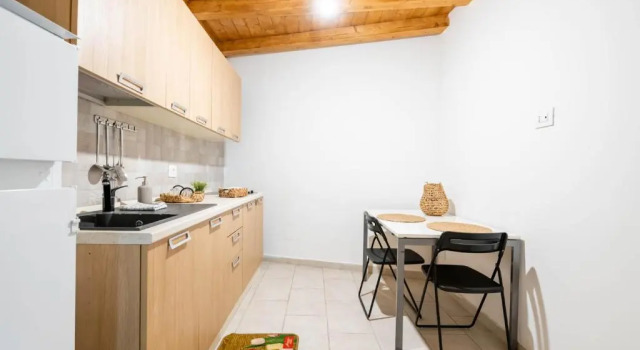 Апартаменты Sea front historic house in the heart of old town, inside torrione aragonese