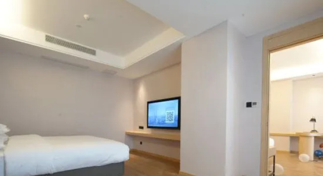 Люкс с красивым видом из окна Vienna International Hotel (Yingshan Taihe Xintiandi Branch)