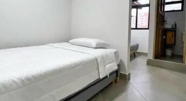 Amoblados Medellín Laureles, Забронировать Отель Лаурелес-Эстадио Медельин, рядом с San Antonio's Square