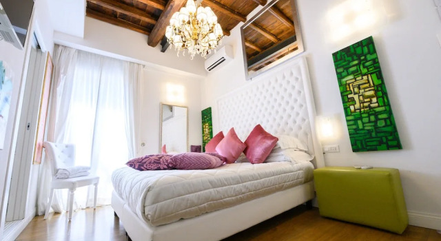 Двухместный номер Superior с балконом и с видом на город Domus Spagna Frattina Prestige Suite