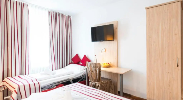 Трёхместный номер Standard Hotel Astoria Stuttgart City
