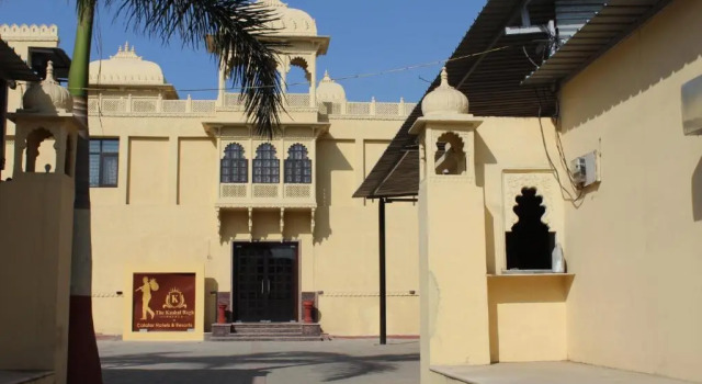 The Kushal Bagh Palace by Calator Hotels & Resorts, Забронировать Отель Отели штата Раджастхана с бассейном, Бассейн