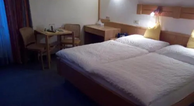 Hotel zum goldenen Hirschen, Забронировать Отель Гёстлинг-на-Ибсе Вайдхофен-ан-дер-Ибс