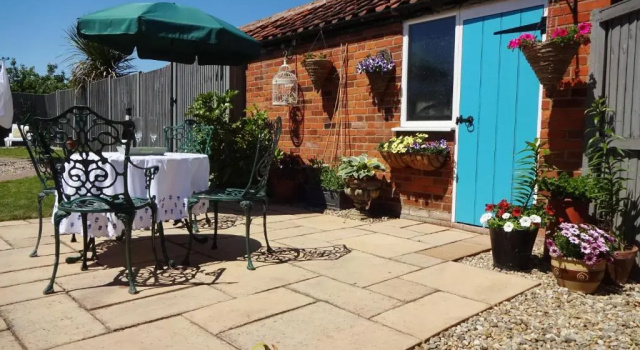 Cottage Wayside