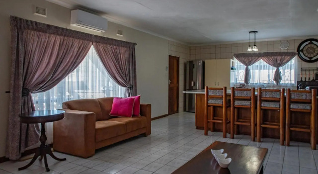 High Court Self Catering Apartments, Забронировать Апартаменты/квартира Мбомбела Мпумаланга, рядом с Sonpark Shopping centre