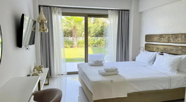 Laguna Resort