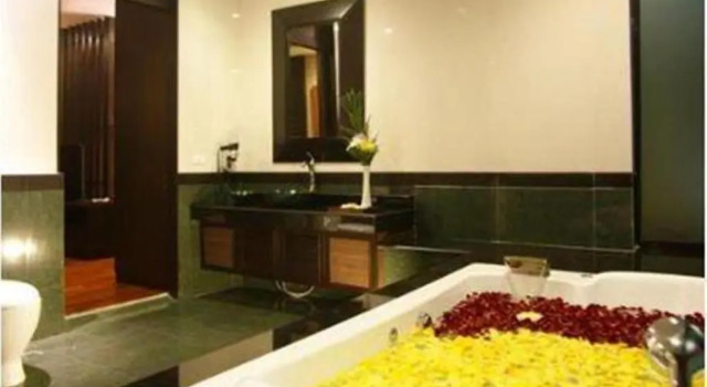 Люкс с видом на бассейн Yodia Heritage Hotel