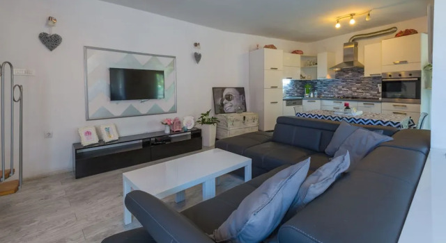 Apartments Kalla
