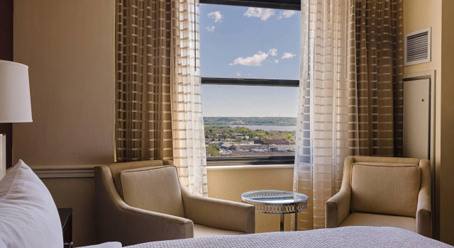 Четырёхместный номер Standard Peoria Marriott Pere Marquette