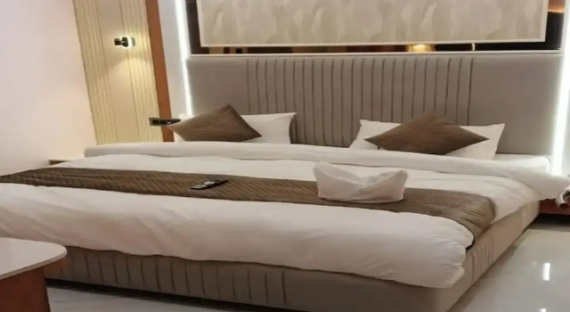 Hotel Spring Vilas, Забронировать Отель Отели Горакхпур 3 звезды, 3*