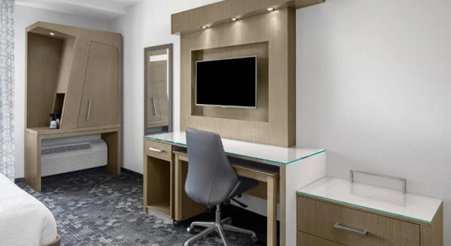 Четырёхместный номер Deluxe Courtyard by Marriott Orlando South/Grande Lakes Area