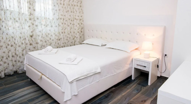 Apartments Limunada, Book Apartment Busat 