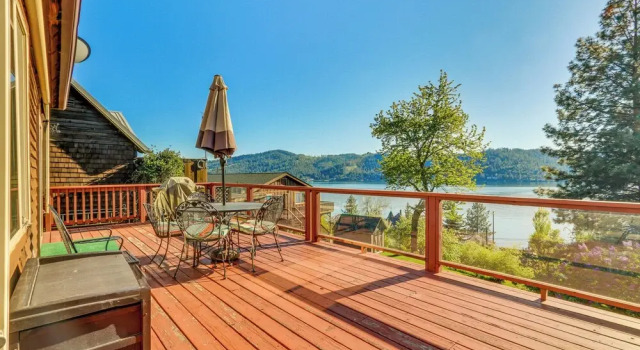 Коттедж Harrison Home w/ Grill & Lake Views: Walk to Town!