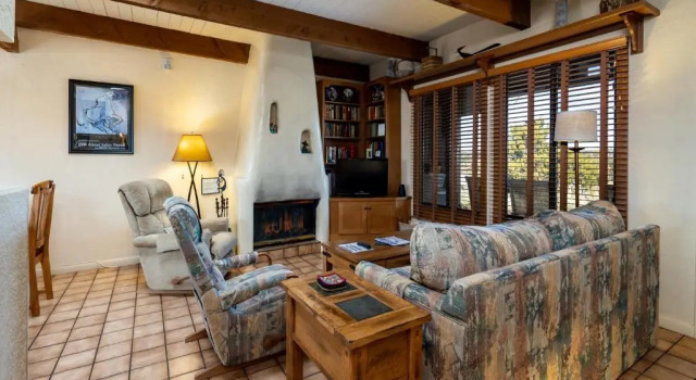 Номер Standard Artist Road #31, 2 Bedrooms, Sleeps 4, Wood Fireplace, WiFi, Pool Access