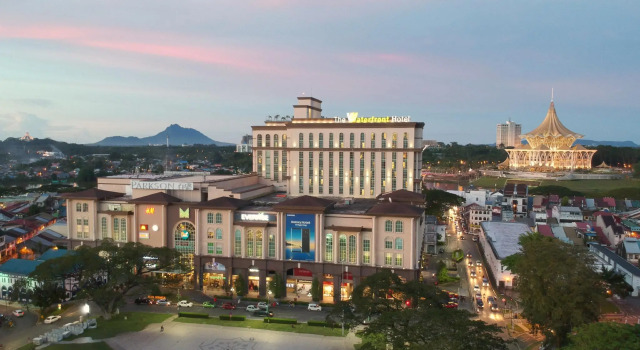 Семейный номер Deluxe The Waterfront Hotel Kuching