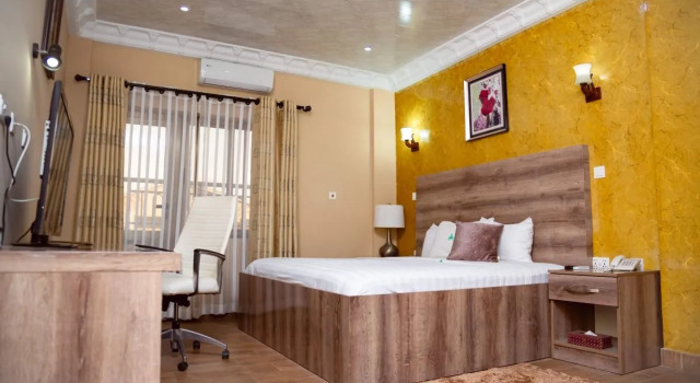 Ange Hill Hotel