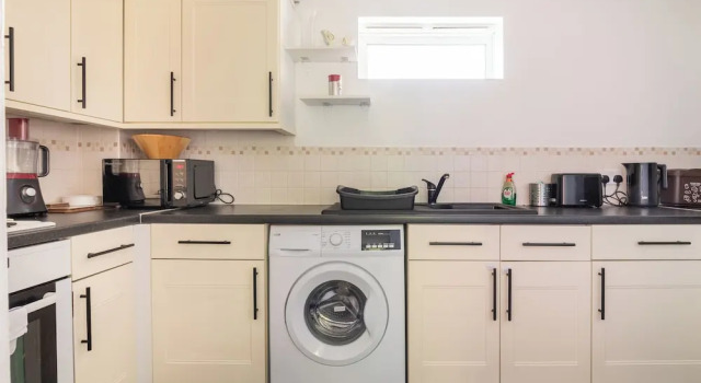 Коттедж Charming Cosy Coach House in Fishponds, Bristol