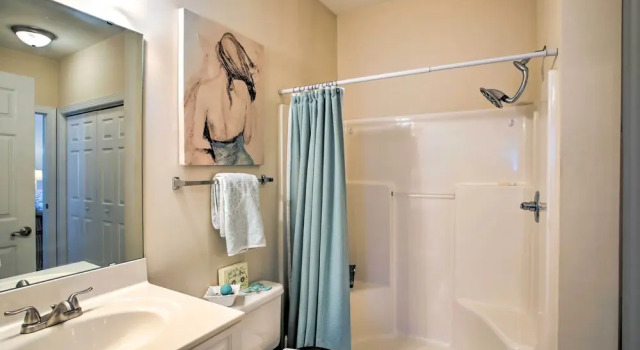Апартаменты Little River Condo w/ Pool < 6 Mi to Beach!