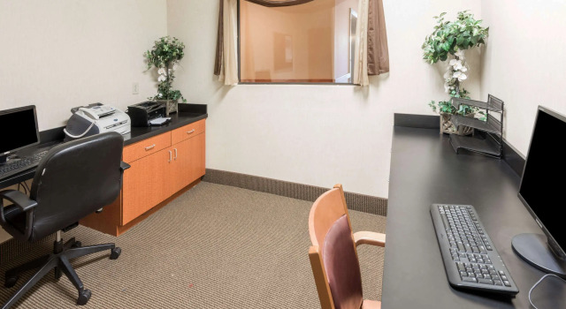 Wingate by Wyndham New Braunfels, Забронировать Отель Нью-Браунфелс Greater San Antonio, рядом с New Braunfels Town Center at Creekside