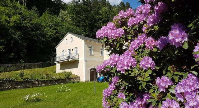 Апартаменты с балконом Hotel Garni Dekorahaus