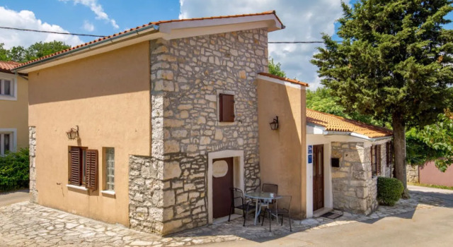 House Rotonda Garda, Book Hotel Hoteller i Veljaki med parkering, Parkering