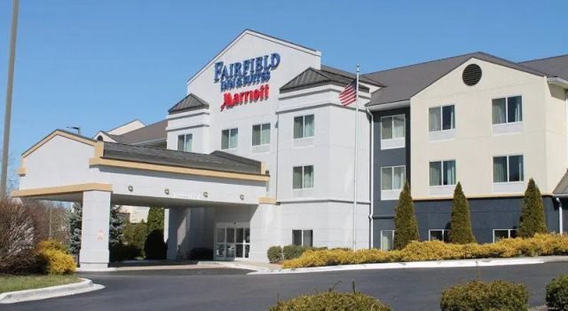 Кровать в общем номере Fairfield by Marriott Frankfort