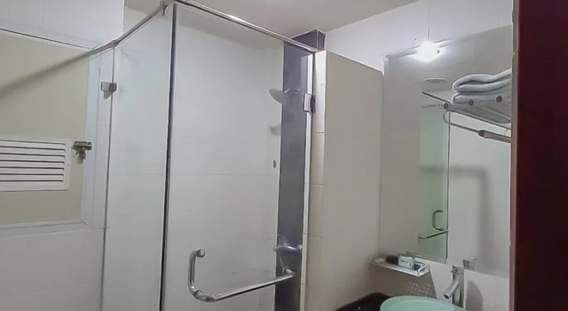 Suite RedDoorz Premium @ Hotel Green Wattana Sentul
