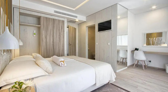 Двухместный номер Deluxe с балконом Hotel Cavtat