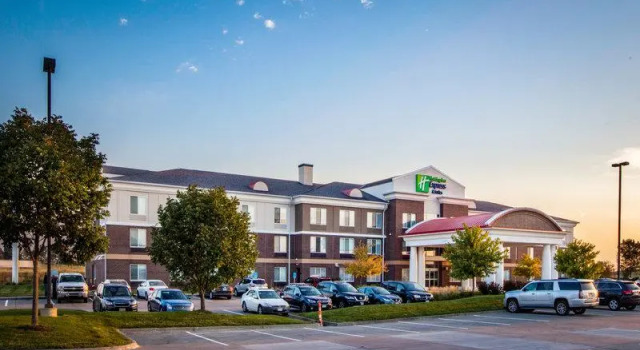 Одноместный люкс c 1 комнатой Holiday Inn Express Hotel & Suites Altoona-Des Moines by IHG