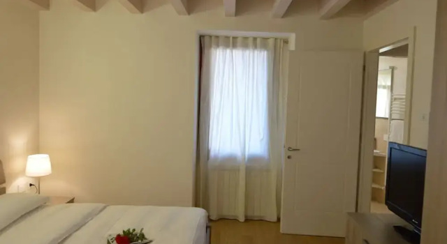 La Casa Del Porto, Buchen Sie Ferienwohnung Hotels in Iseosee mit Parkplatz, Parkplätze