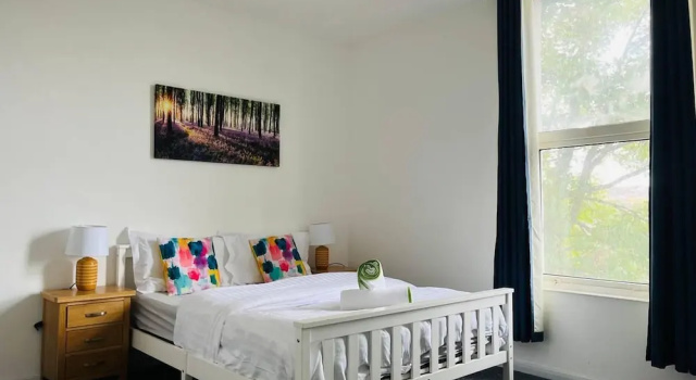 Stunning 2-bed House in Chatham, Rezervați Casă de vacanță Hoteluri în Chatham cu parcare, aproape de Historic Chatham Dockyard, Parcare