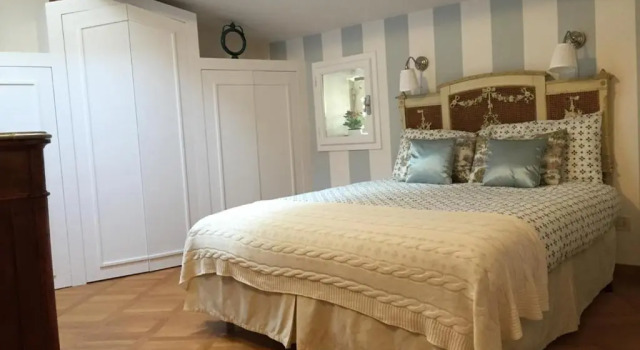 Romantic and Charming Apartments, Забронировать Апартаменты/квартира Лунгарно дель Темпио Флоренция, рядом с Дом Буонаротти